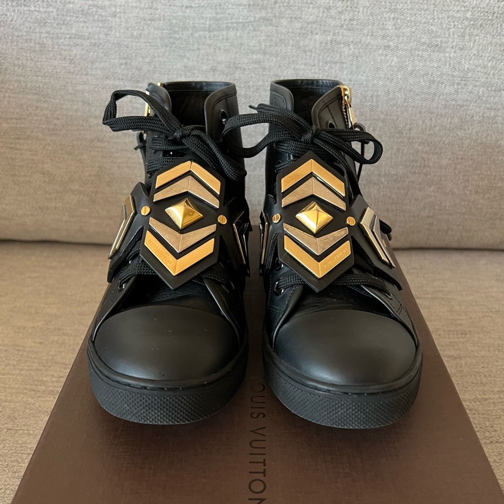 Louis Vuitton Black Leather Karakoram Pattern Punchy Sneaker
